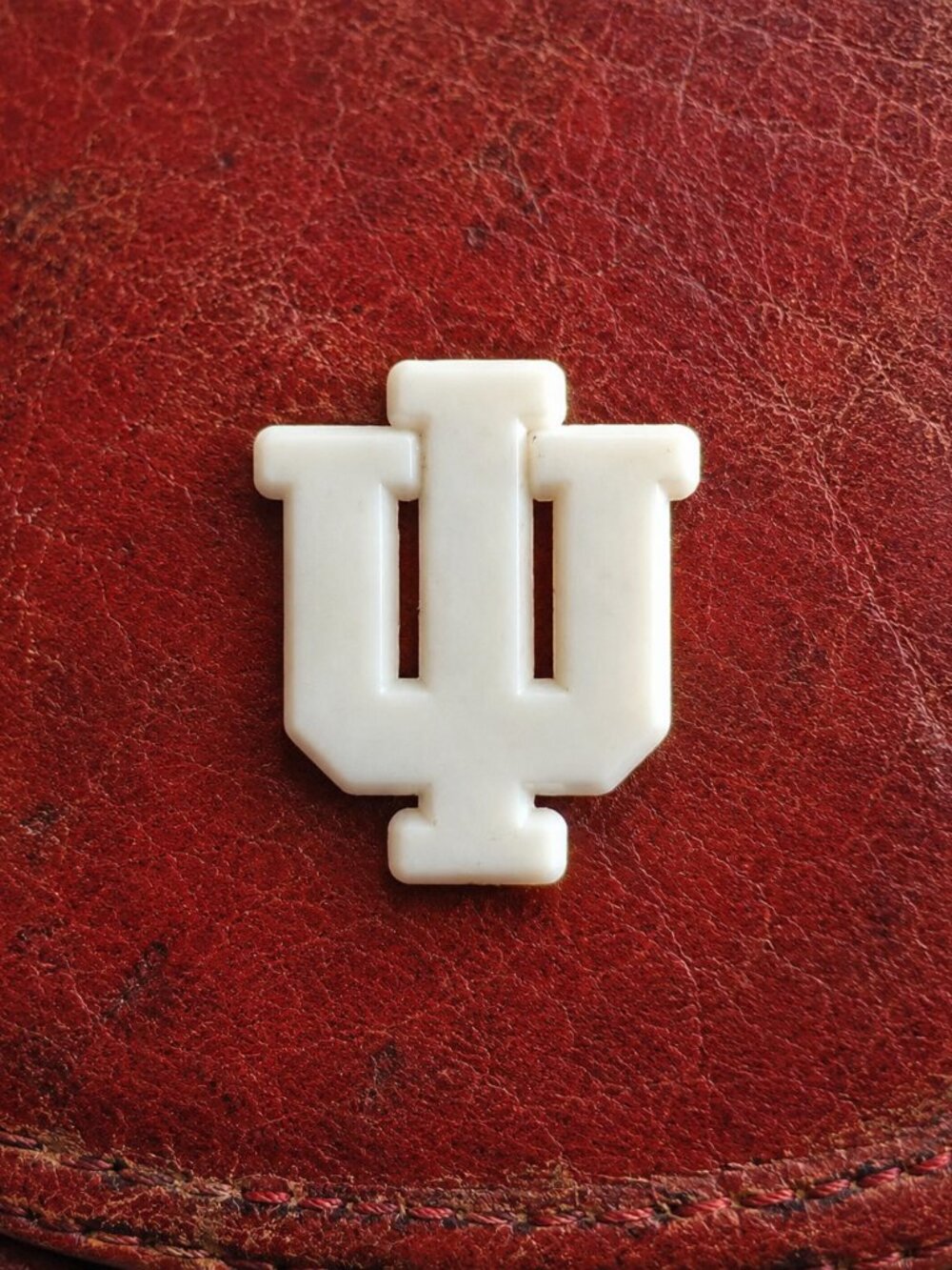 Indiana University Lapel Pin - Vintage IU Hoosiers College School Athletics Pin